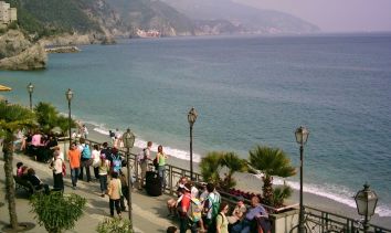 Foto Monterosso aan zee vanuit hotelkamer